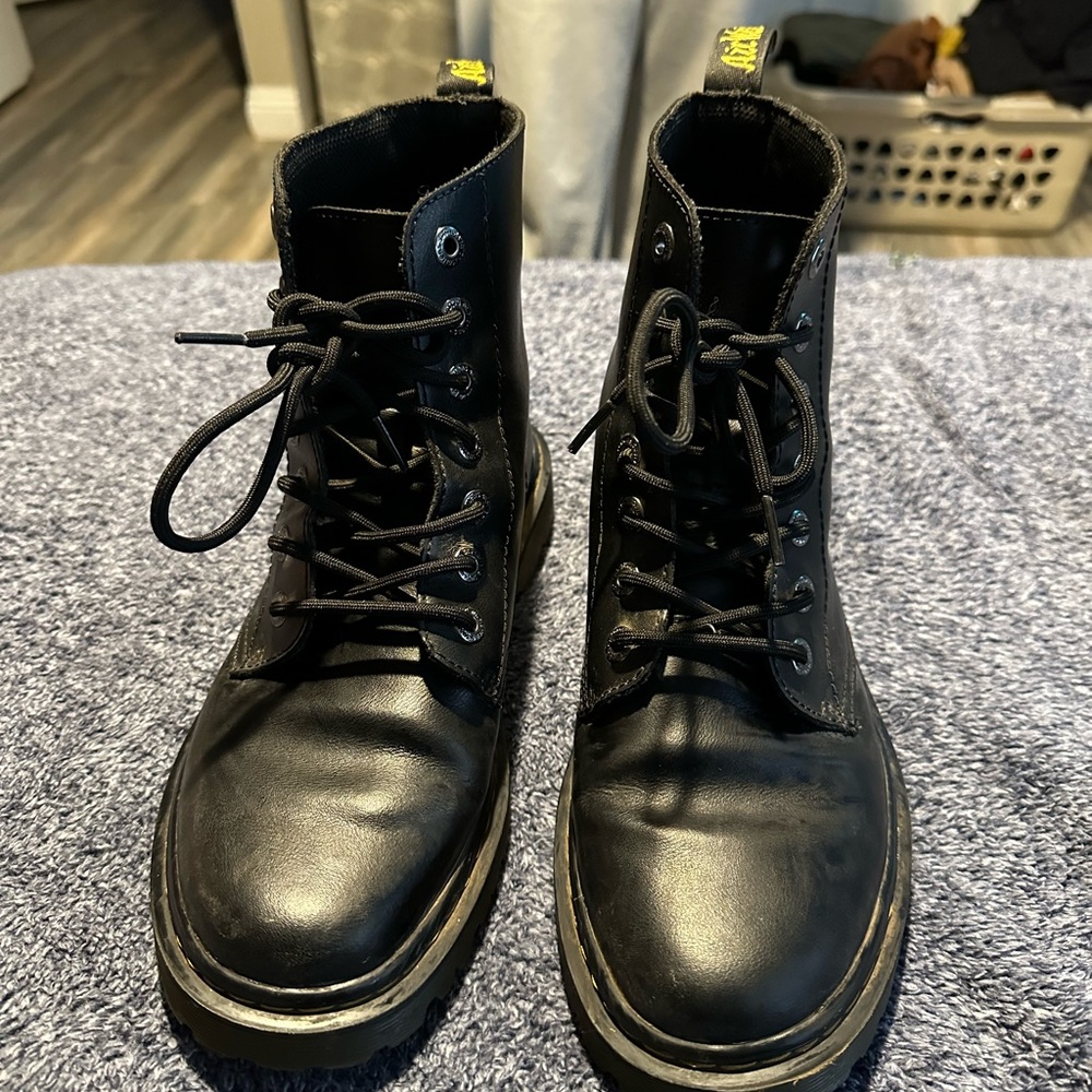 Dr Martens Luana combat leather 7 eye lace up boots size 9 woman
